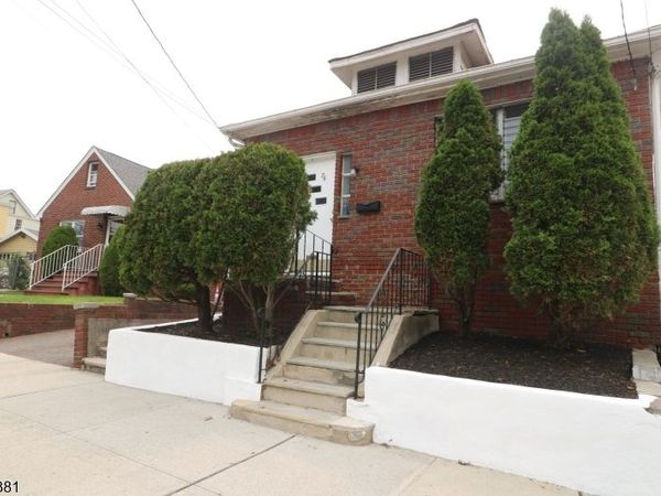 76 Clinton St, Belleville, NJ 07109