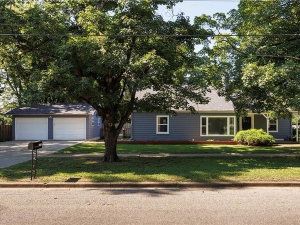 900 Adams Street, Fredonia, KS 66736