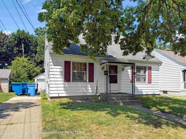 637 Pacific Avenue, Lansing, MI 48910