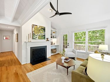 105 Oxford Hills Drive, Chapel Hill, NC 27514