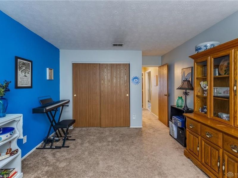 8808 Deer Chase Drive, Huber Heights, OH 45424 Photo 17