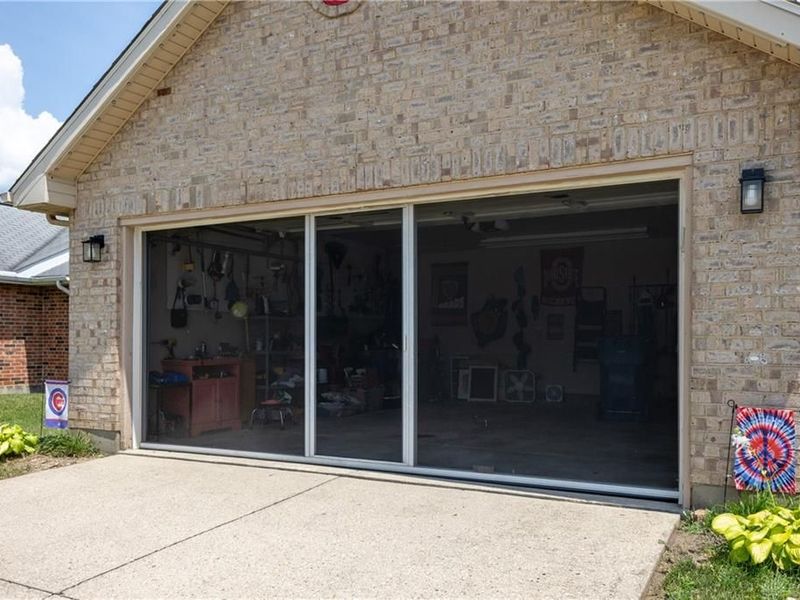 8808 Deer Chase Drive, Huber Heights, OH 45424 Photo 3