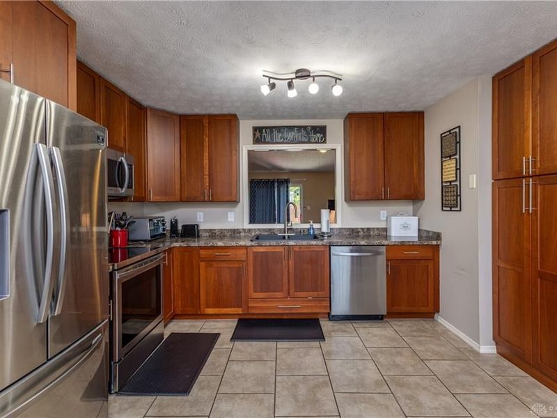 8808 Deer Chase Drive, Huber Heights, OH 45424 Photo 6