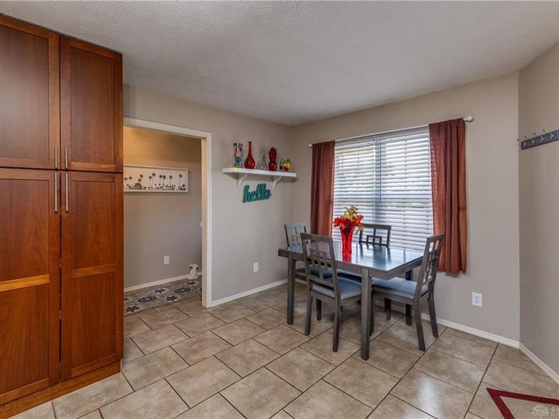 8808 Deer Chase Drive, Huber Heights, OH 45424 Photo 7
