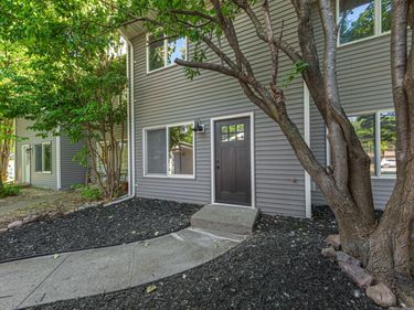 1641 Pleasant View Drive, North Mankato, MN 56003
