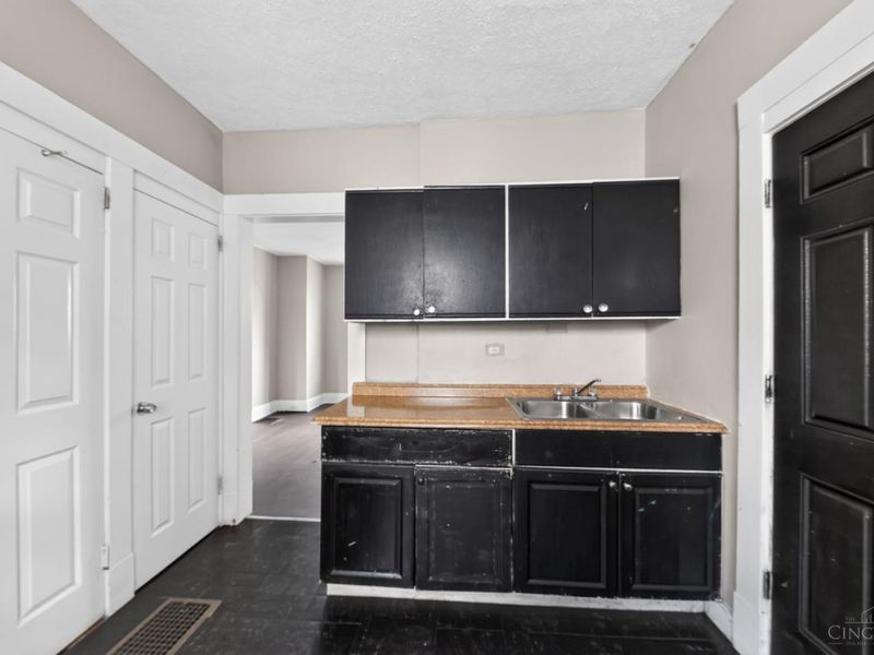 4355 Saint Lawrence Avenue, Cincinnati, OH 45205 Photo 9