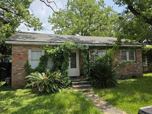13540 W Leon St, Gonzales, LA 70737