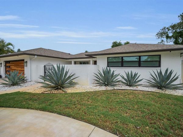 14516 BAY HILLS DRIVE , LARGO, FL 33774
