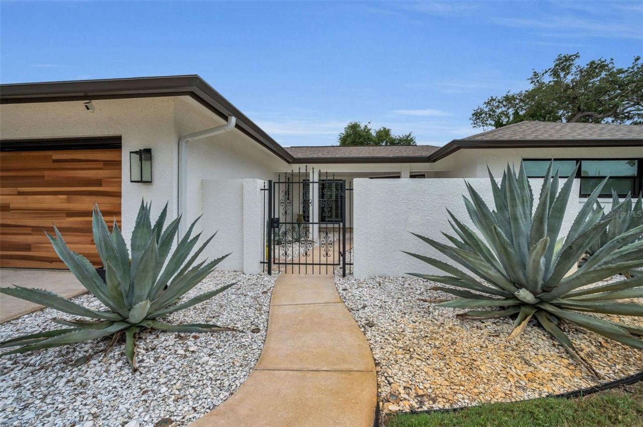 14516 Bay Hills Drive, Largo, FL 33774 Photo