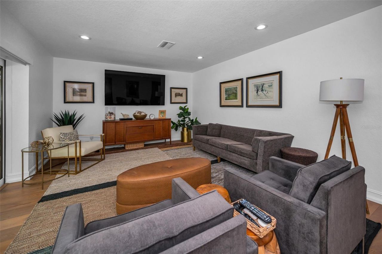 14516 Bay Hills Drive, Largo, FL 33774 Photo