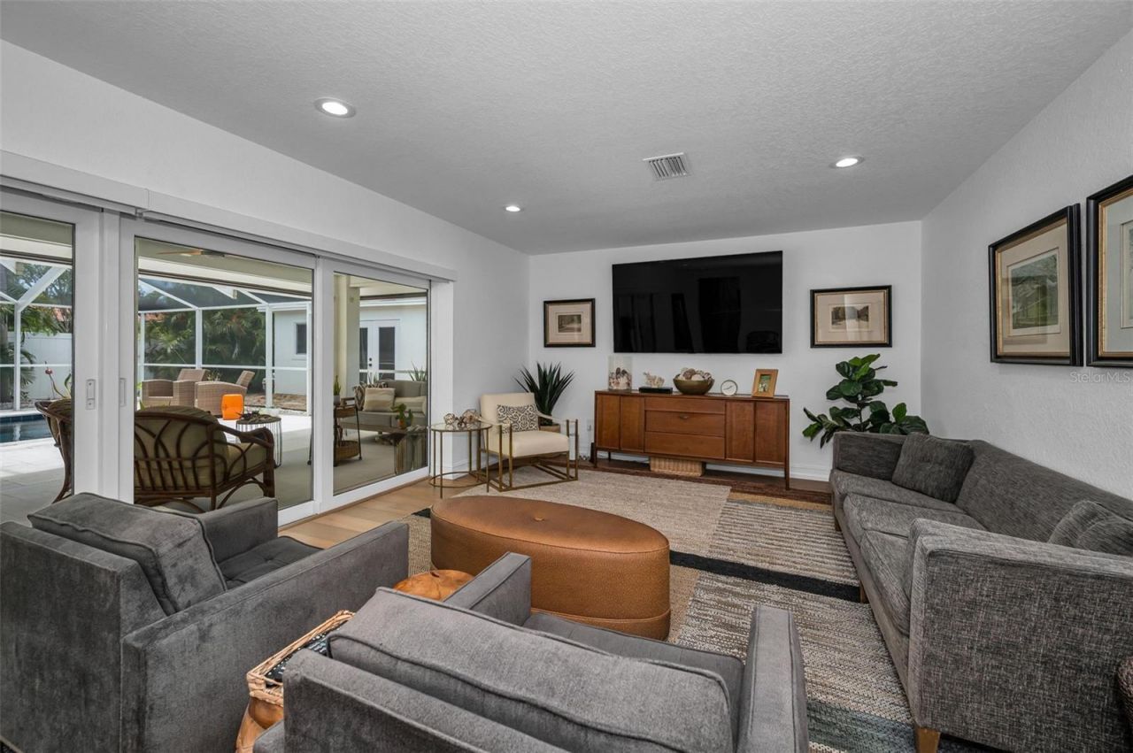 14516 Bay Hills Drive, Largo, FL 33774 Photo
