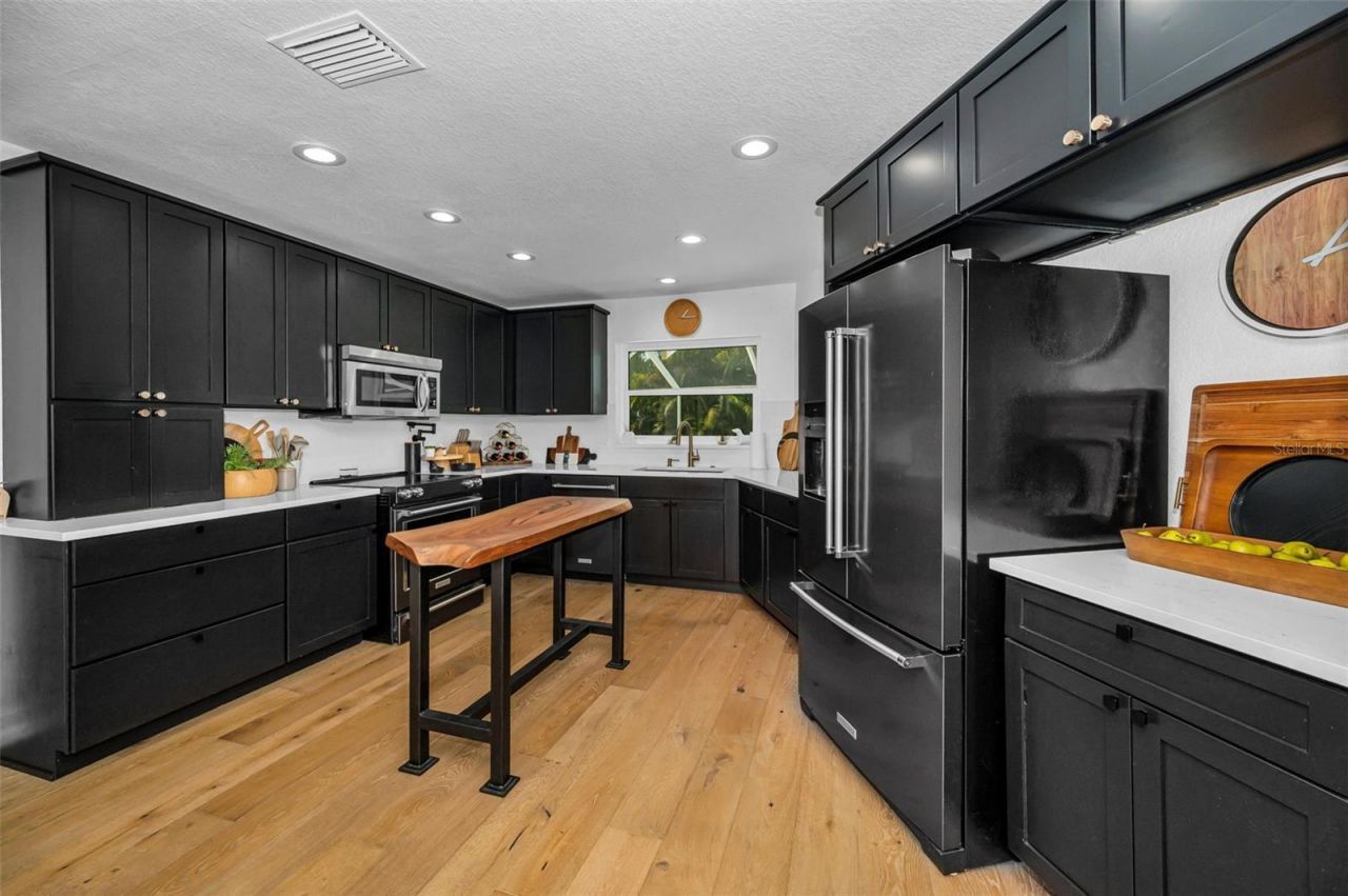 14516 Bay Hills Drive, Largo, FL 33774 Photo