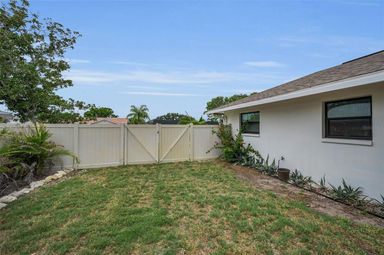 14516 Bay Hills Drive, Largo, FL 33774 Photo