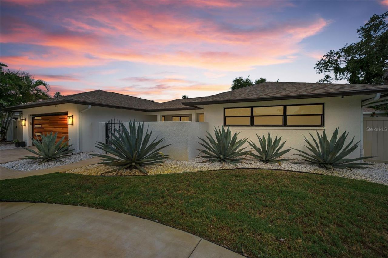 14516 Bay Hills Drive, Largo, FL 33774 Photo