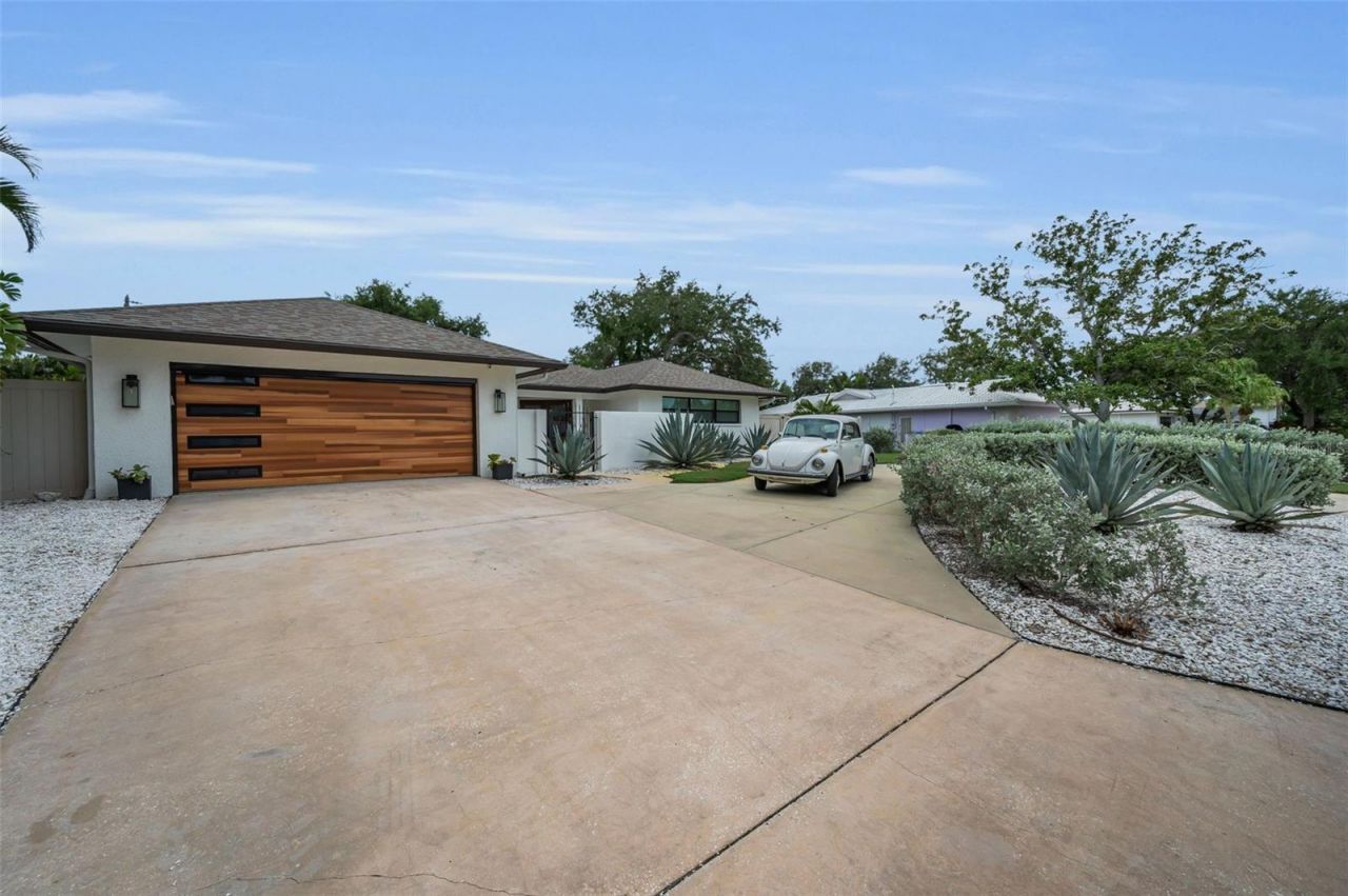 14516 Bay Hills Drive, Largo, FL 33774 Photo