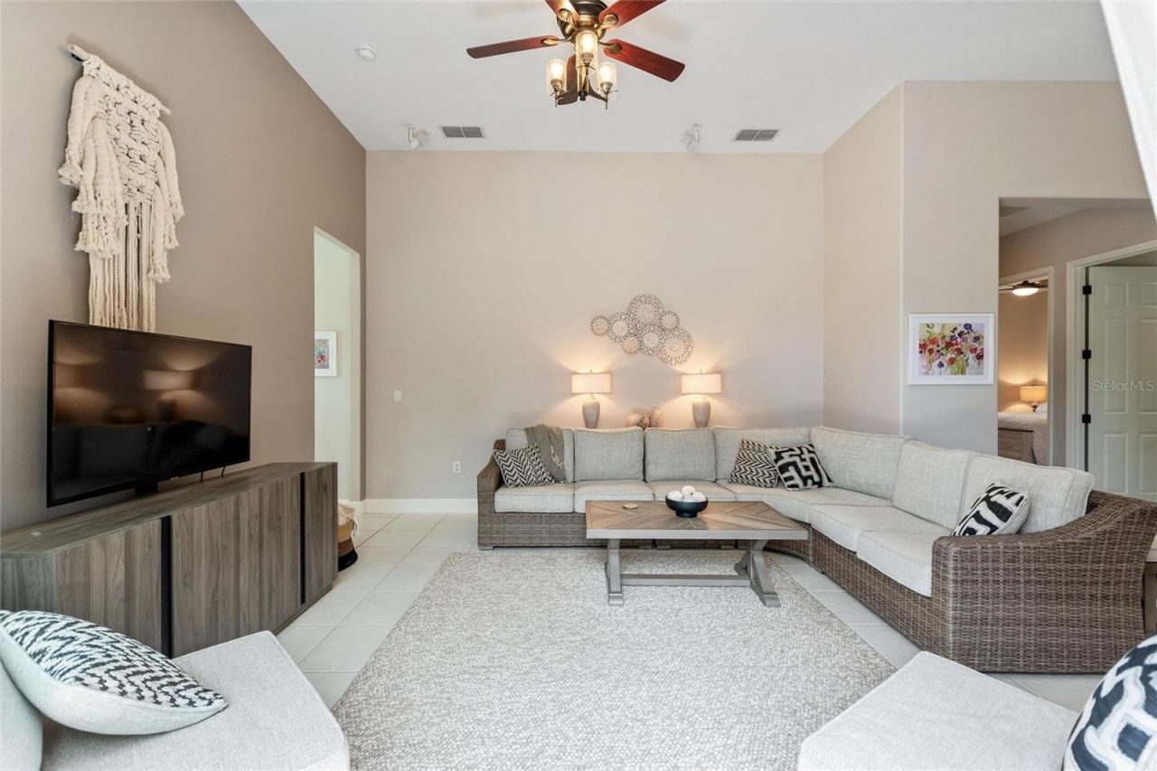 915 San Raphael Street, Poinciana, FL 34759 Photo