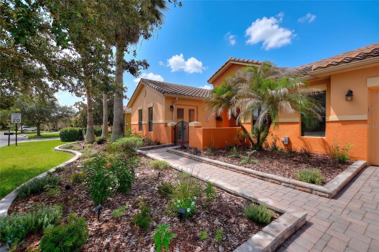 915 San Raphael Street, Poinciana, FL 34759 Photo