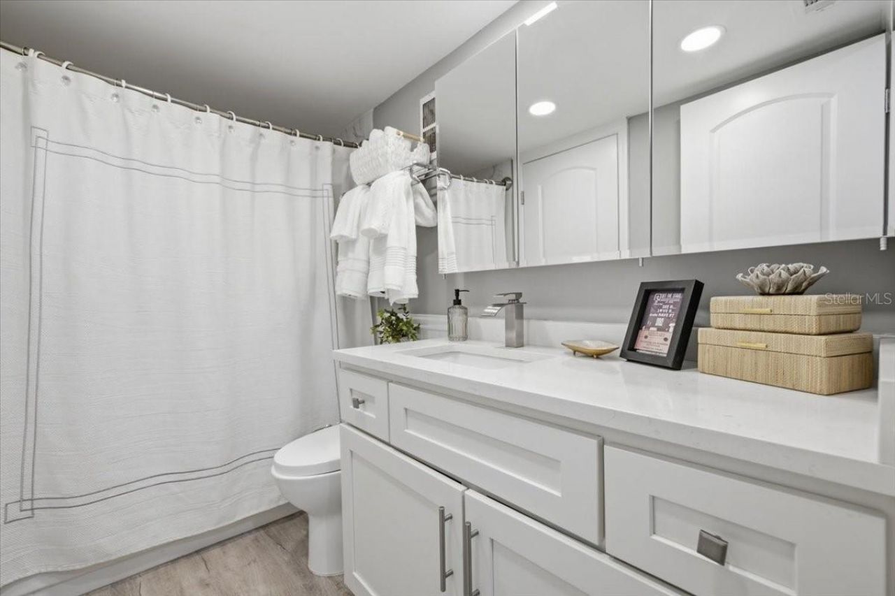 4908 38th Way S, Unit 401, Saint Petersburg, FL 33711 Photo