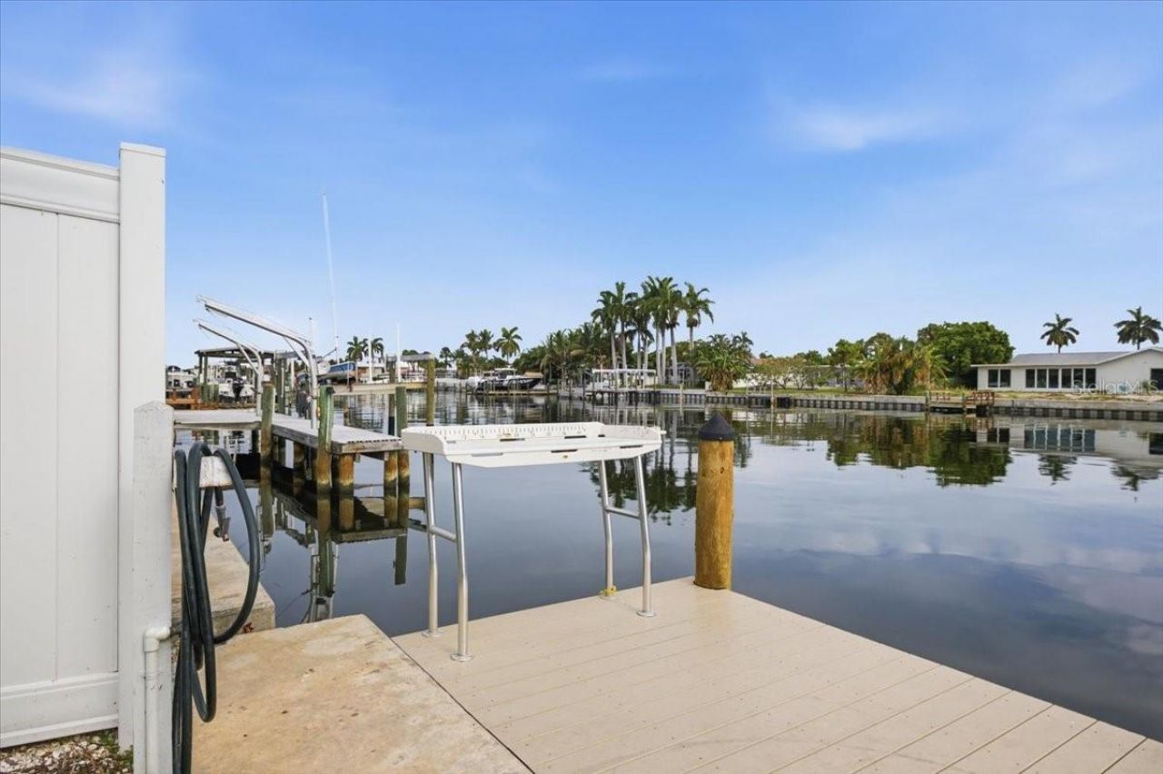 4908 38th Way S, Unit 401, Saint Petersburg, FL 33711 Photo
