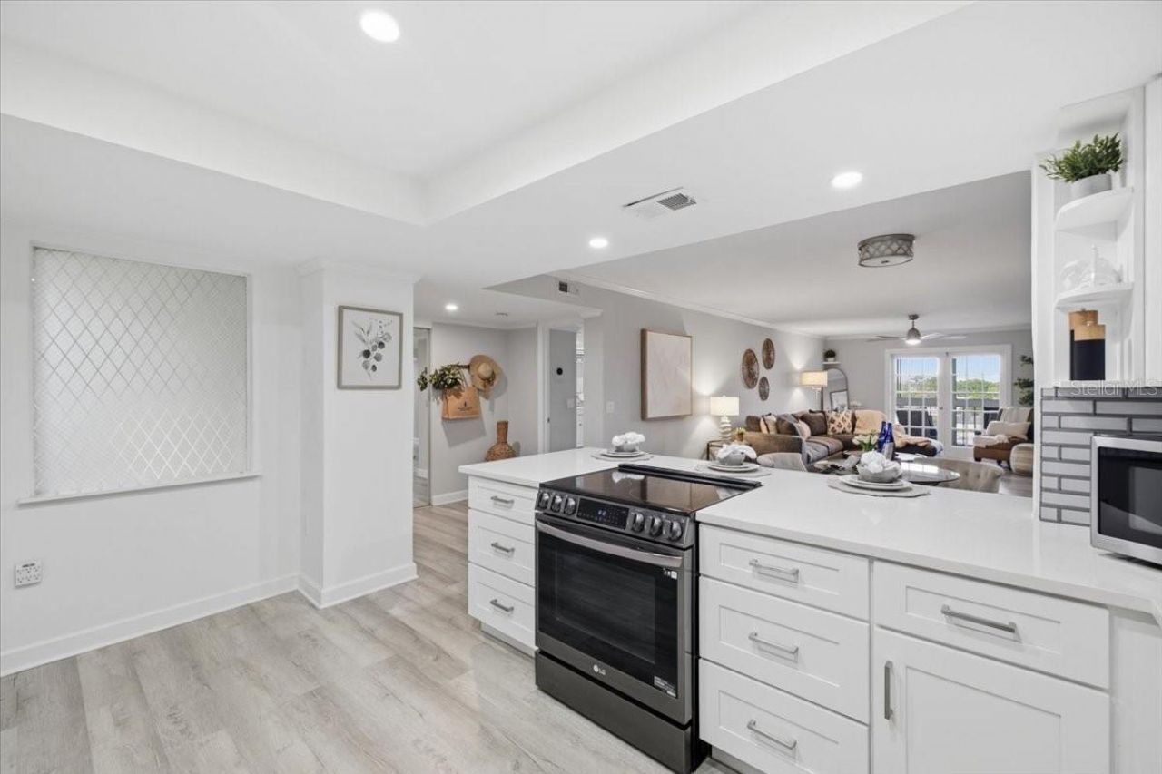 4908 38th Way S, Unit 401, Saint Petersburg, FL 33711 Photo
