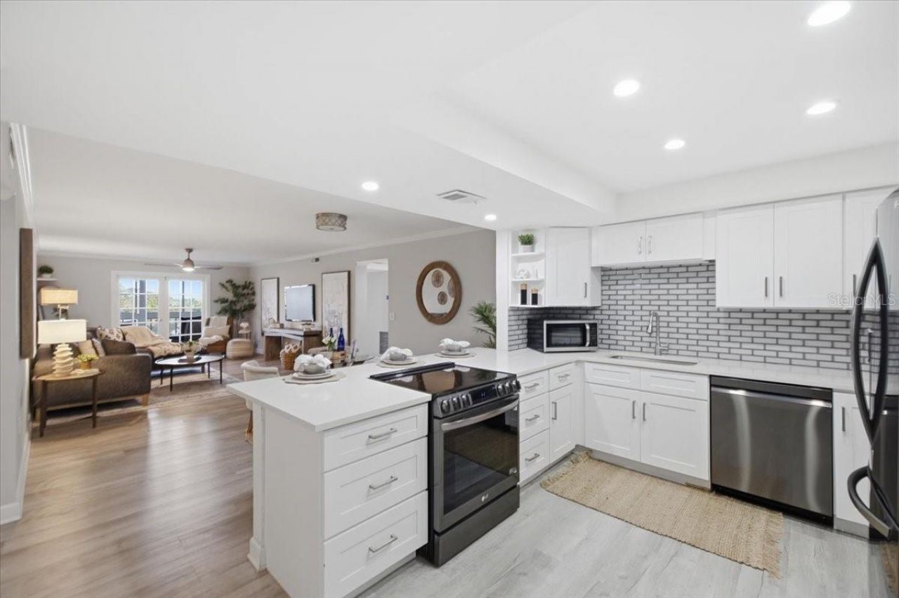 4908 38th Way S, Unit 401, Saint Petersburg, FL 33711 Photo