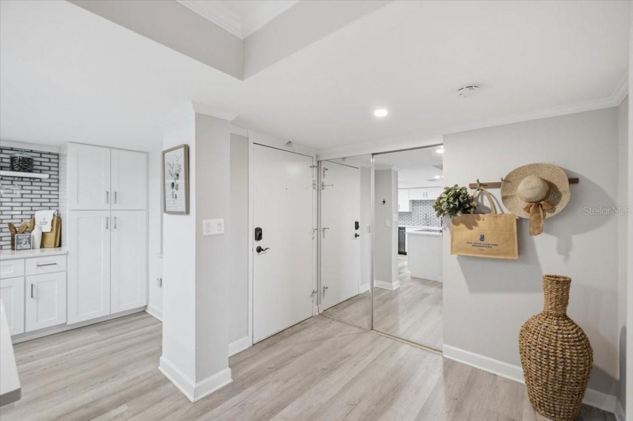 4908 38th Way S, Unit 401, Saint Petersburg, FL 33711 Photo