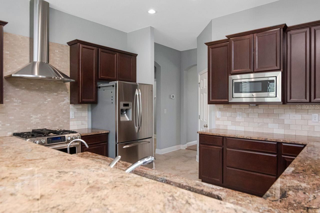 8703 Alafia Hills Drive , Plant City, FL 33567 Photo