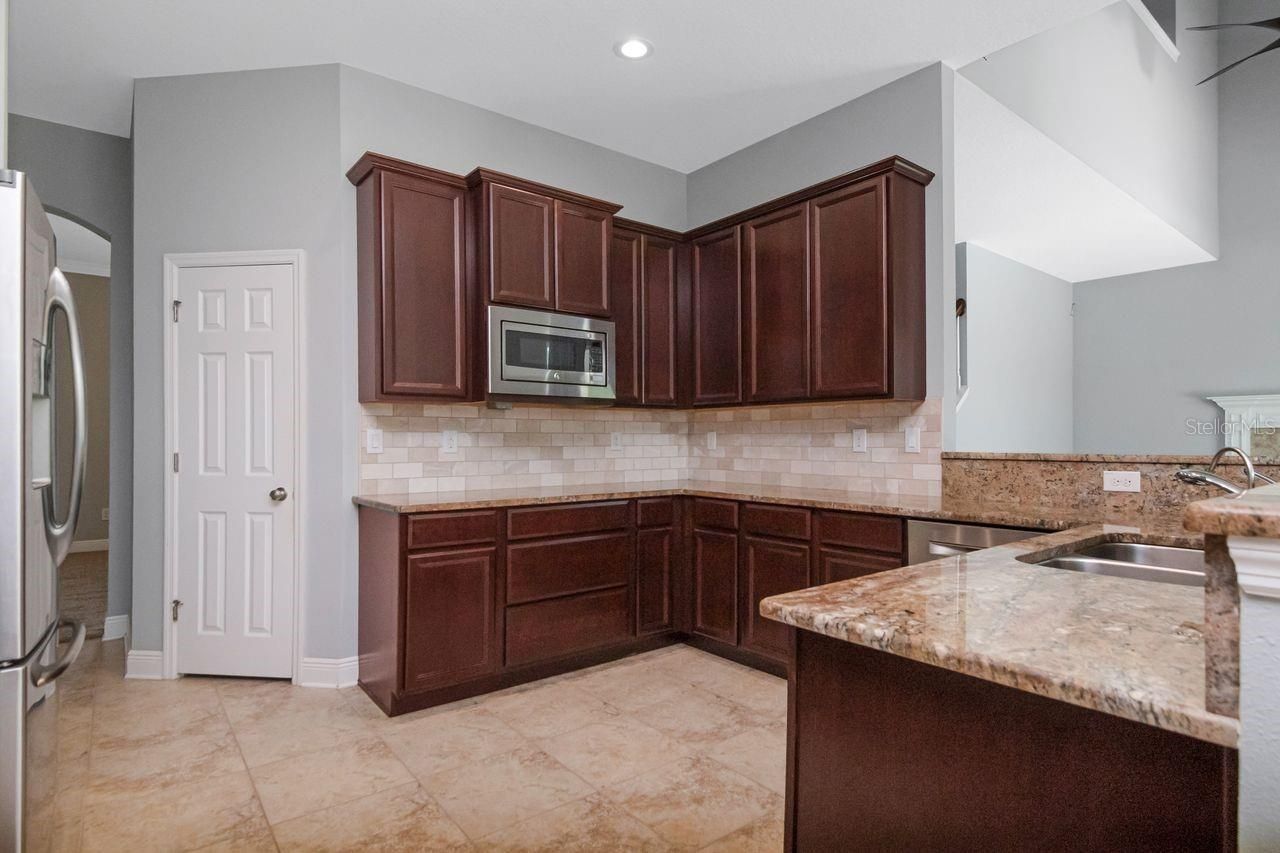 8703 Alafia Hills Drive , Plant City, FL 33567 Photo
