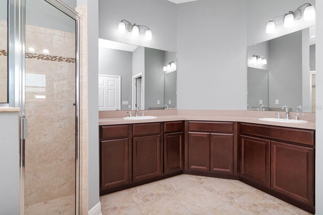8703 Alafia Hills Drive , Plant City, FL 33567 Photo