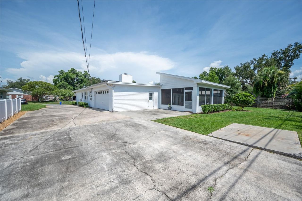 1211 Hunt Avenue , Lakeland, FL 33801 Photo