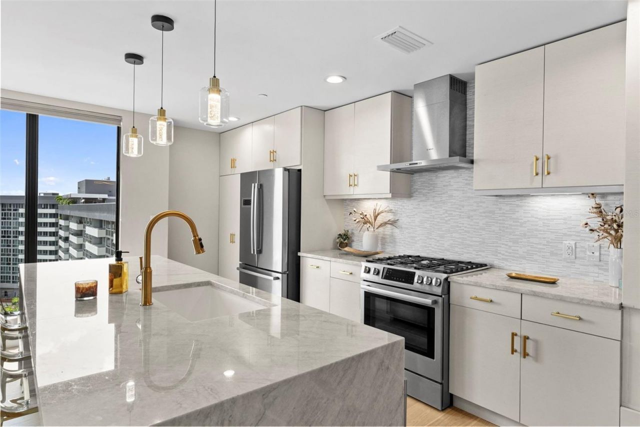 199 Dali Boulevard, Unit 1001, Saint Petersburg, FL 33701 Photo