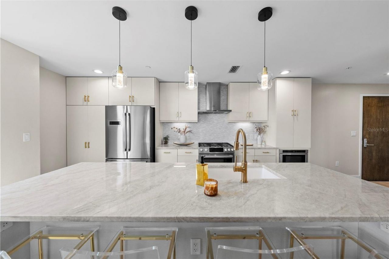 199 Dali Boulevard, Unit 1001, Saint Petersburg, FL 33701 Photo