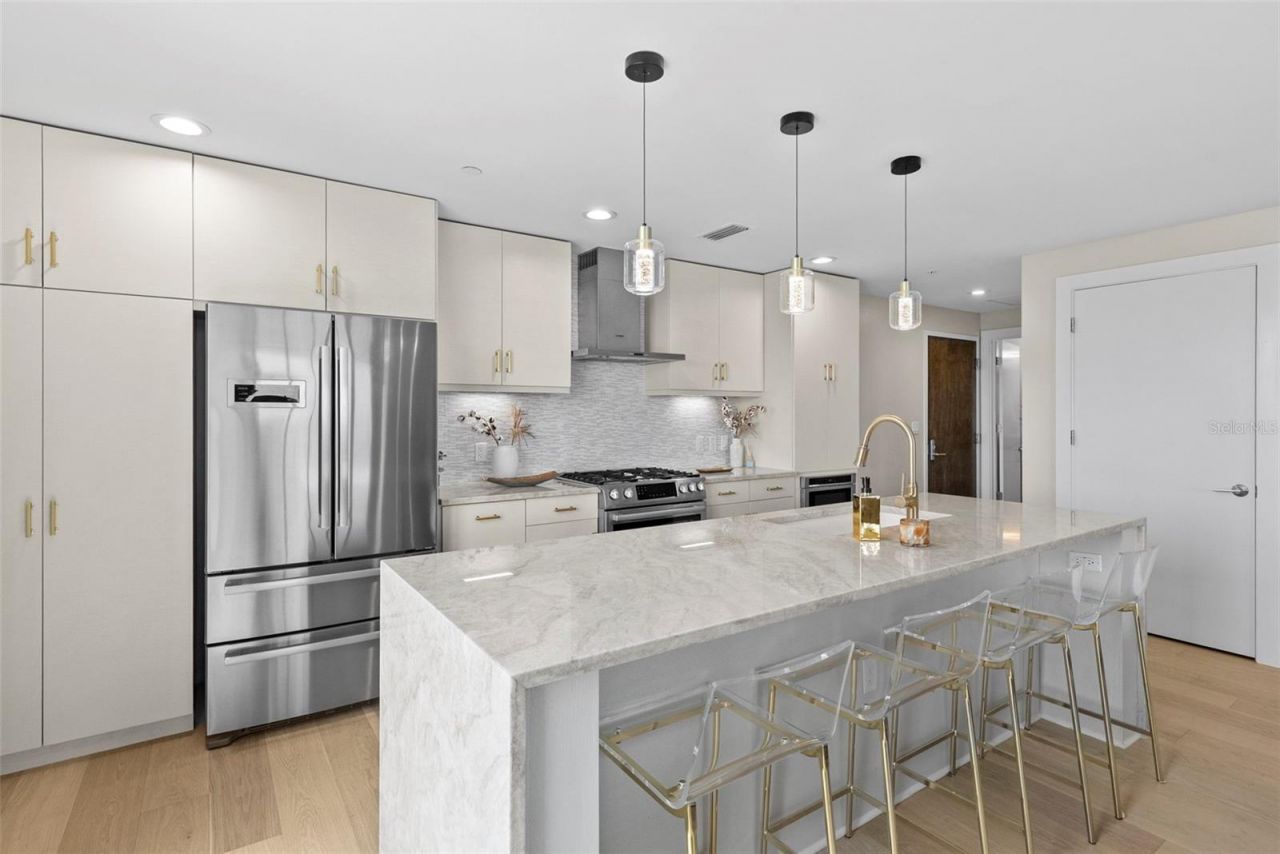 199 Dali Boulevard, Unit 1001, Saint Petersburg, FL 33701 Photo