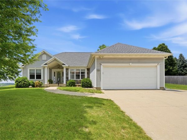 4165 Deer Valley Drive , Marion, IA 52302