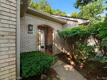 1106 Timberview Trail, Bloomfield Hills, MI 48304