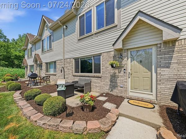 29375 Maurice Court, Chesterfield Twp, MI 48047