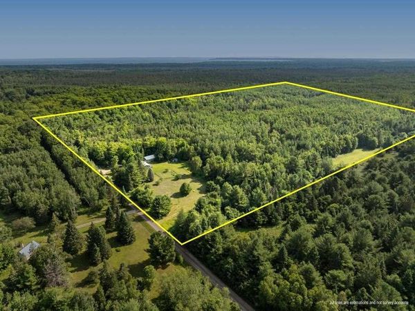 11260 McCleary, Carp Lake, MI 49718