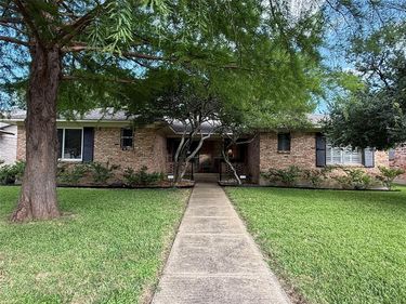 7476 Walling Lane , Dallas, TX 75231