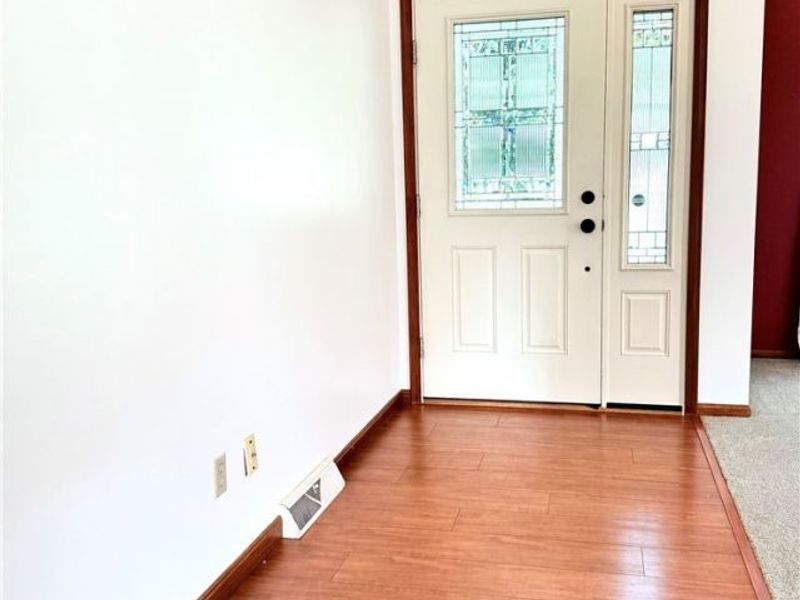 7673 Buchanan Drive, Youngstown, OH 44512 Photo 2