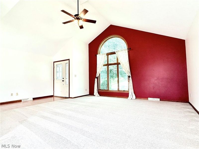 7673 Buchanan Drive, Youngstown, OH 44512 Photo 4