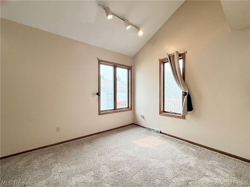 7673 Buchanan Drive, Youngstown, OH 44512 Photo 5