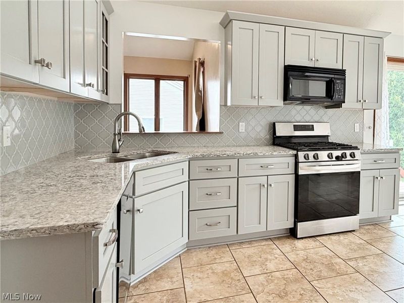 7673 Buchanan Drive, Youngstown, OH 44512 Photo 6