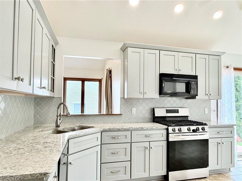 7673 Buchanan Drive, Youngstown, OH 44512 Photo 6