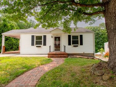 1107 Poplar Street, Bedford, VA 24523