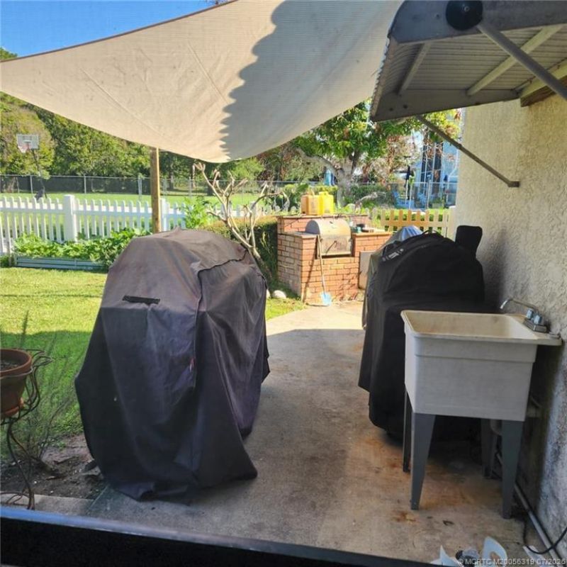 6101 Palmetto Drive , Fort Pierce, FL 34982 Photo