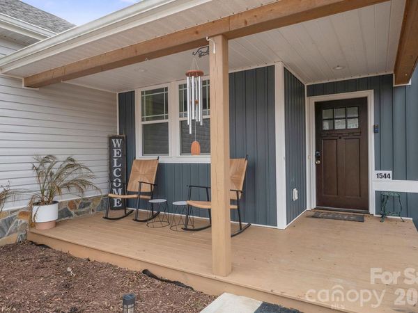 1544 Farmington Hills Drive, Conover, NC 28613