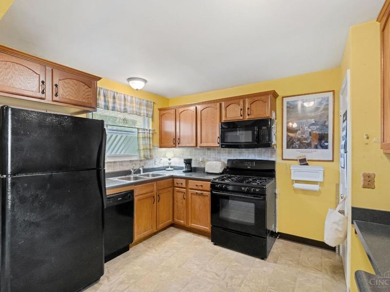 4801 Narcissus Court, Cincinnati, OH 45238 Photo 12