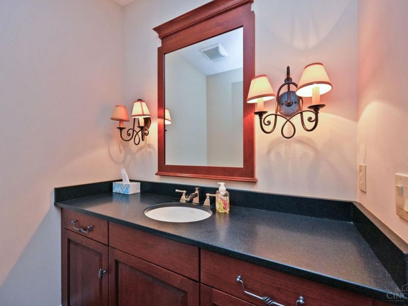 8100 Chinquapin Lane, Cincinnati, OH 45243 Photo 23