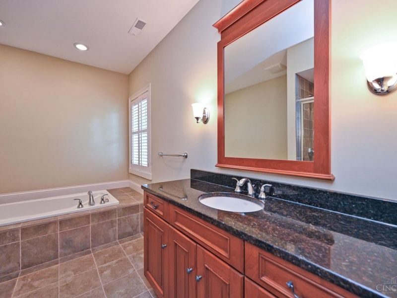 8100 Chinquapin Lane, Indian Hill, OH 45243 Photo 37