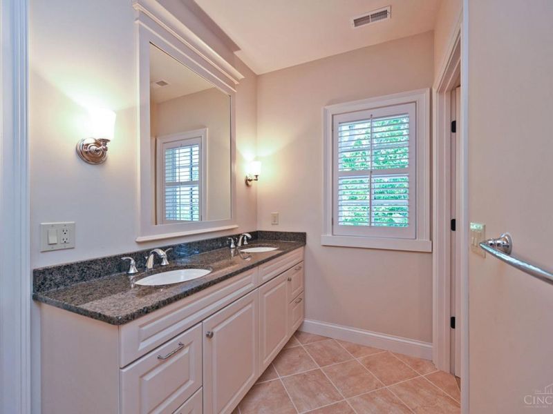 8100 Chinquapin Lane, Cincinnati, OH 45243 Photo 44